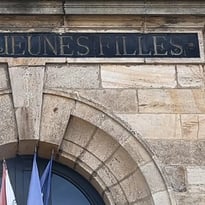 « Du collège Anne de Beaujeu au Lycée de jeunes filles de Moulins », Film et exposition