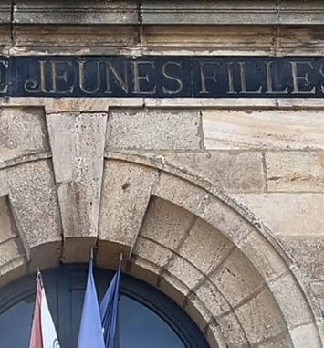 « Du collège Anne de Beaujeu au Lycée de jeunes filles de Moulins », Film et exposition