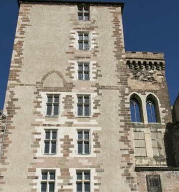 Découverte d'un espace du Château des ducs de Bourbon- La Mal-Coiffée