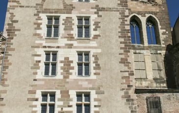 Découverte d'un espace du Château des ducs de Bourbon- La Mal-Coiffée