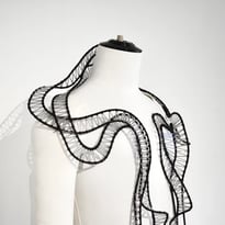 Exposition "Paraître : parure, costume, ornement" à la Maison des Métiers d'Art et du Design